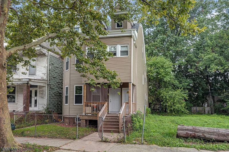 1st image of 33 N 18th St #2