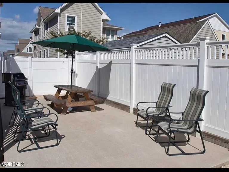 7 Princeton Ave — Photo 15