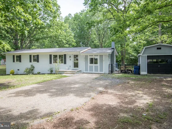 22516 Joan Dr, California, MD 20619
