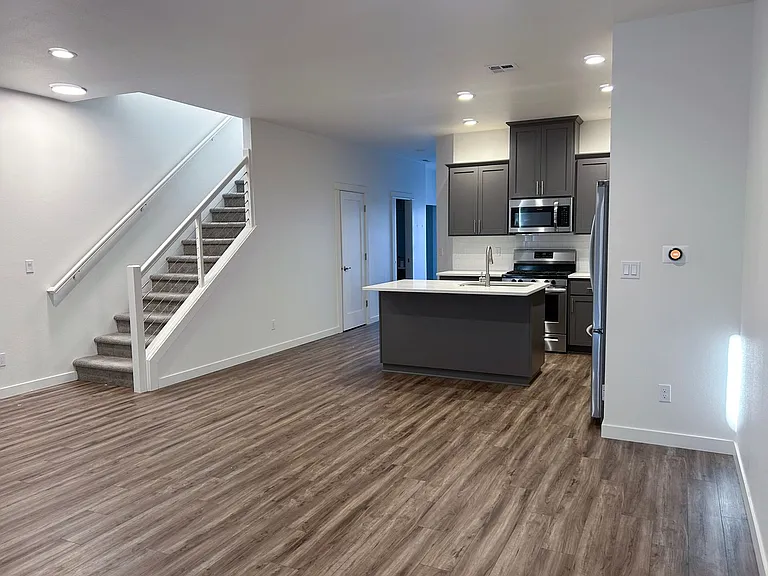 6127 Blue River Dr SE — Photo 7
