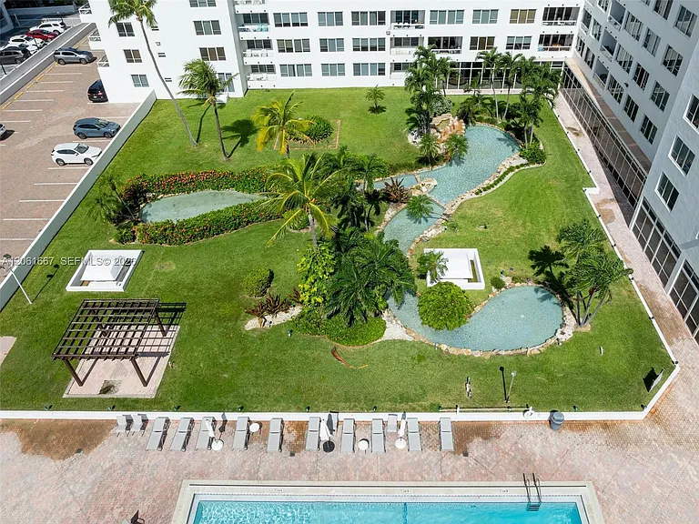 5005 Collins Ave #1506 — Photo 21