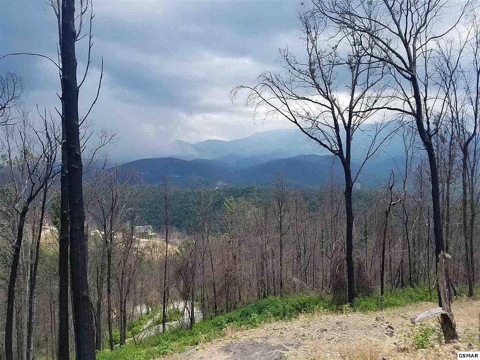 1st image of 864 N Skyline Dr