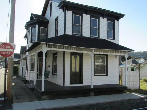 332 S 3rd St, Sunbury, PA 17801