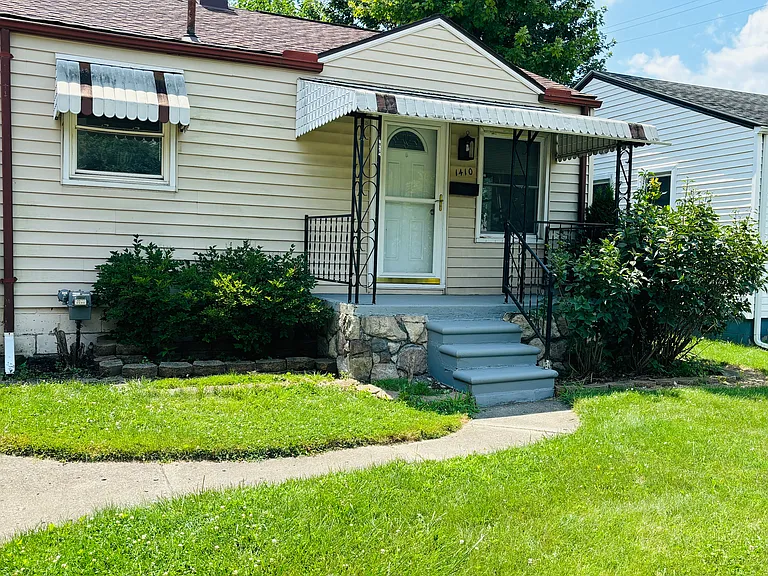 1410 E Madge Ave — Photo 31