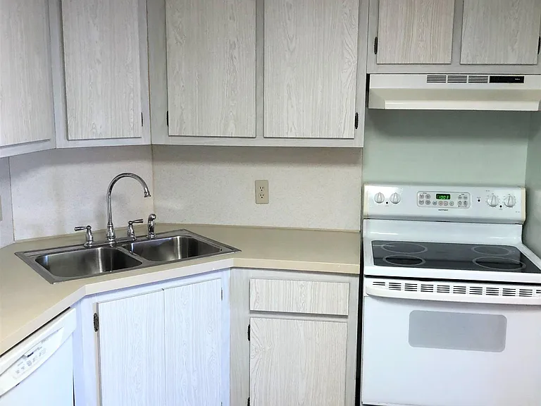 207 Aspen Cir #207 — Photo 16