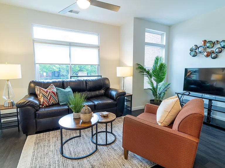 The King Apartments — Photo 6