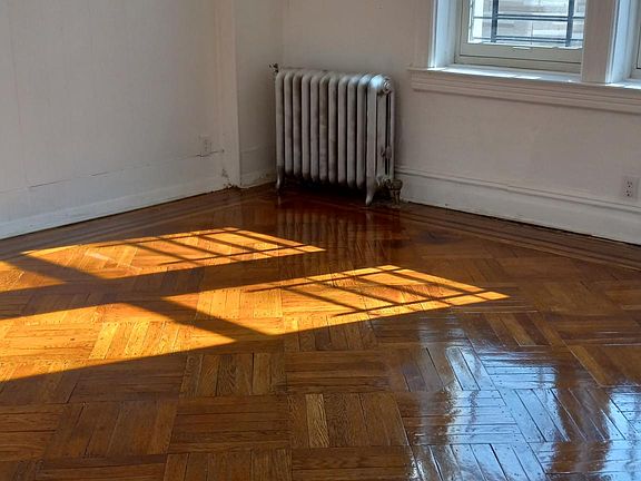3rd image of 1113 E 94th St #1