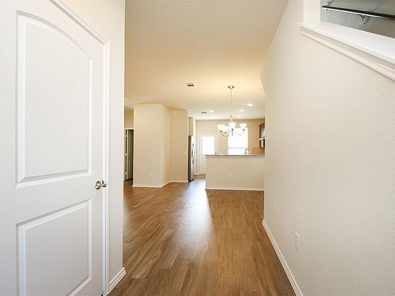 5th image of 15819 Sunny Stone Dr