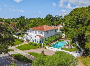 2240 Coffee Pot Blvd NE, Saint Petersburg, FL 33704