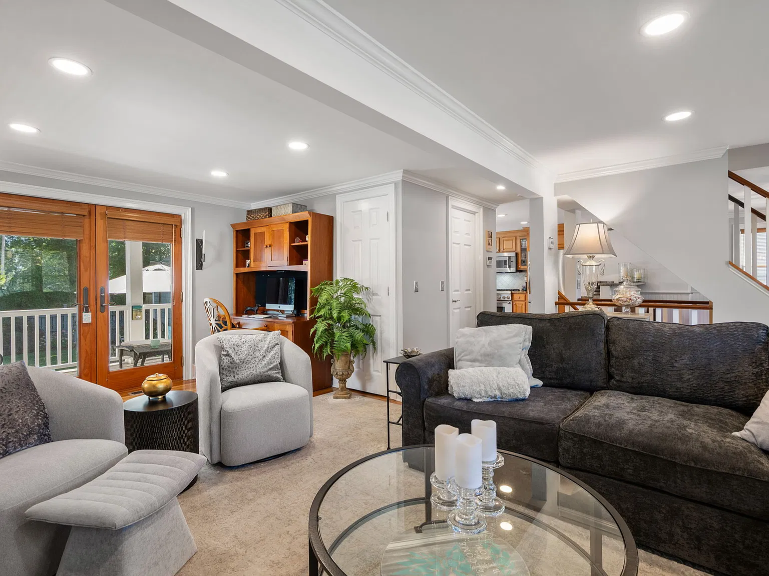 3 bed, 2.5 bath, 1381 sqft, $8,000 — Photo 4