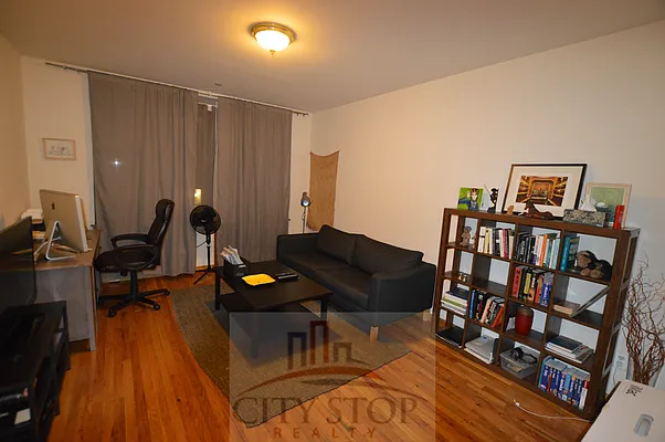 Rented by City Stop Realty | media 33