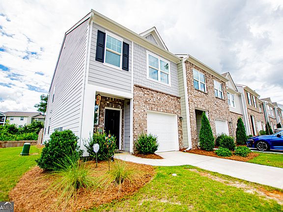 5th image of 563 Magnolia Cir