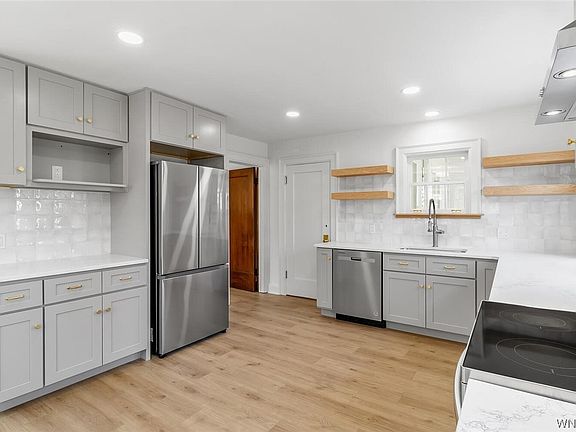 4th image of 4121 Washington St