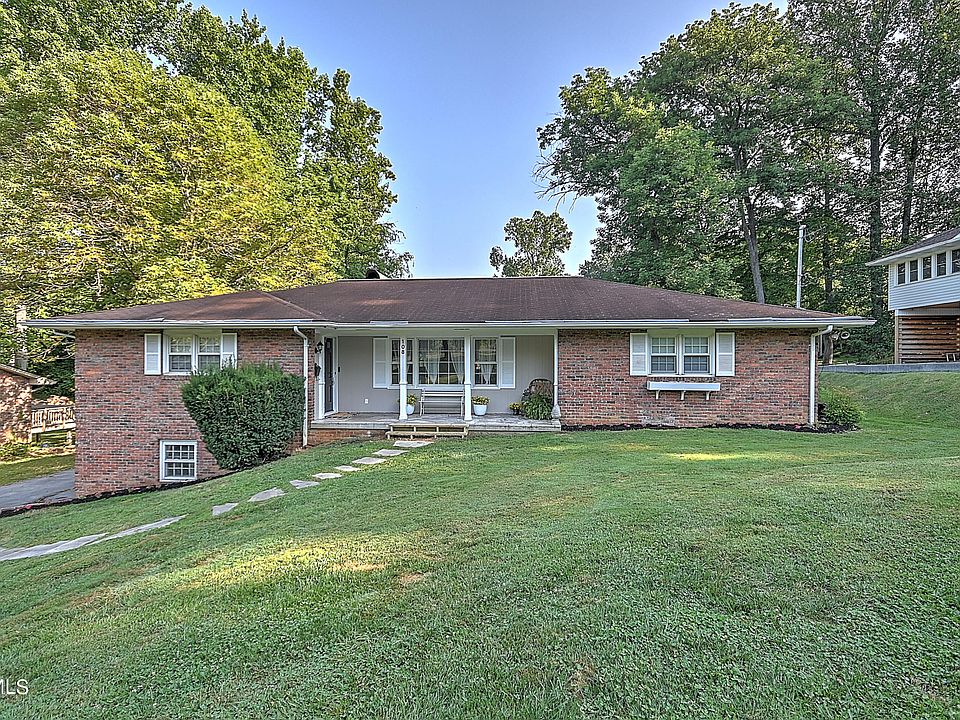 1st image of 108 Oak Ln