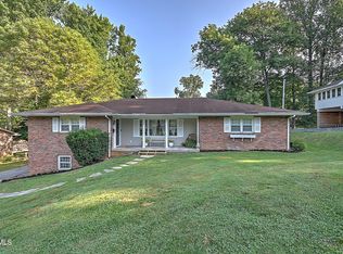 108 Oak Ln, Johnson City, TN 37604