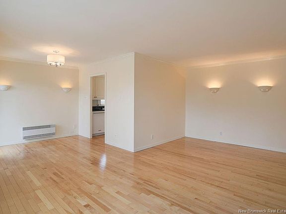 4th image of 2865 Rothesay Rd #5