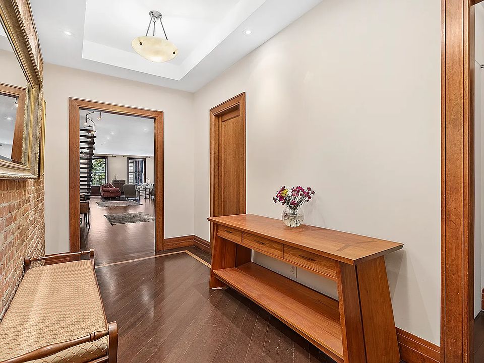 1st image of 229 W 97th St #2/3C