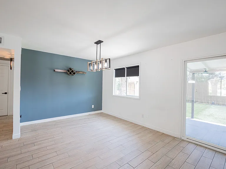 2519 W Vineyard Rd — Photo 8