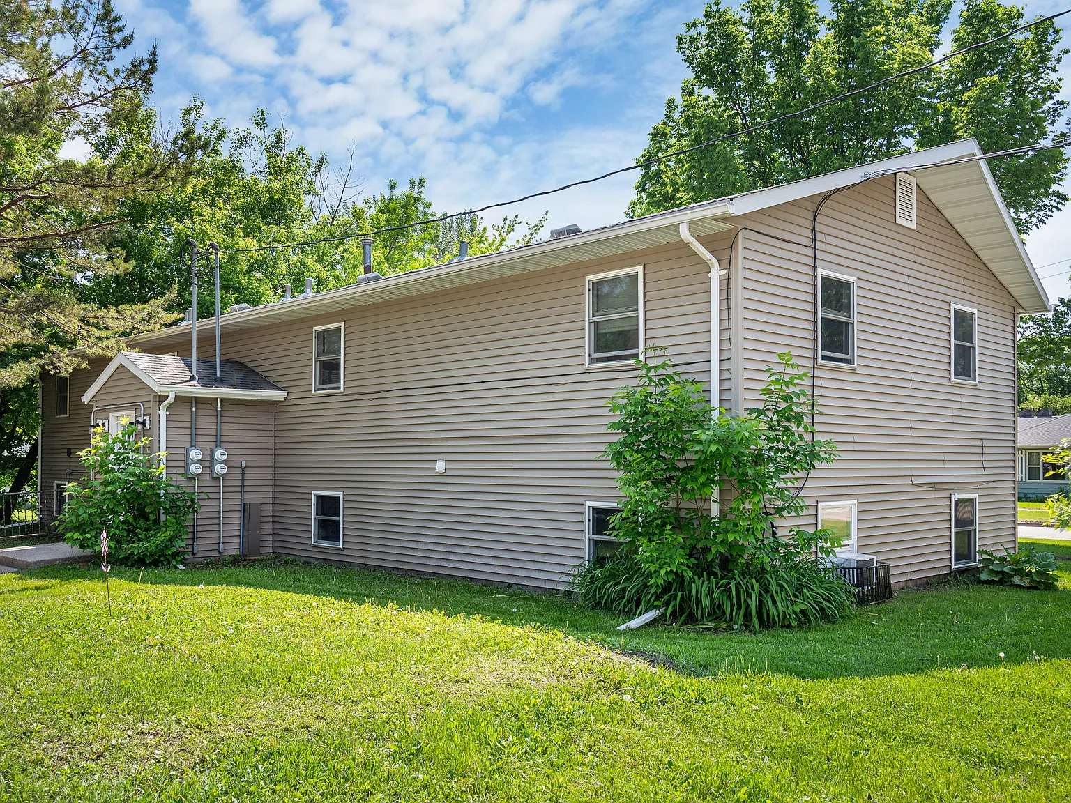 2 bed, $845 — Photo 2