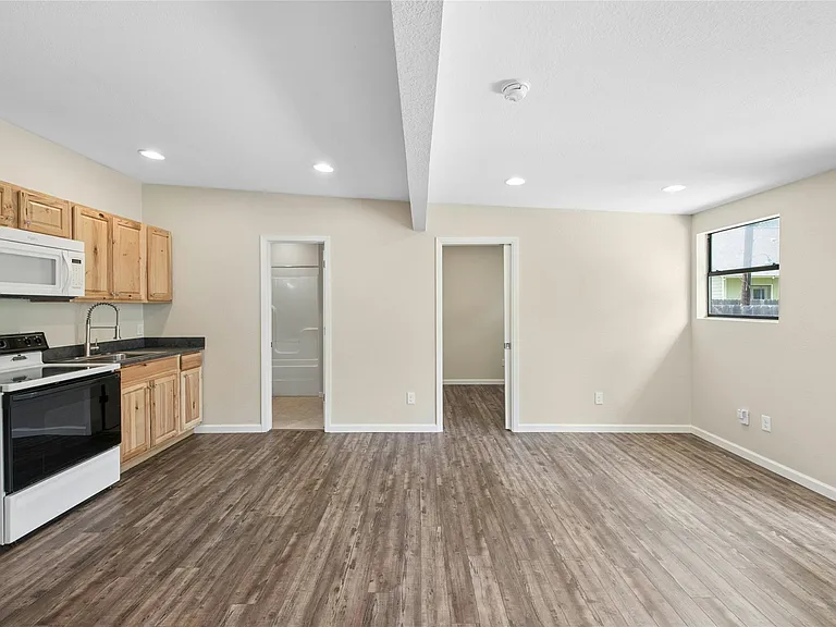 904 Philco Dr #B — Photo 12