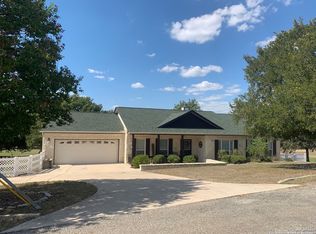 475 Oak Hills Dr, Bandera, TX 78003