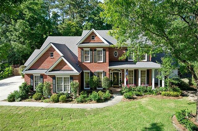 1st image of 210 Lochmere Dr