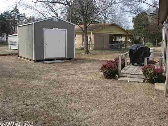 4th image of 13 Evergreen Dr