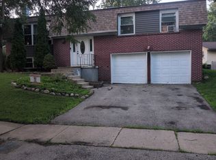 427 Devon Ln, Bolingbrook, IL 60440