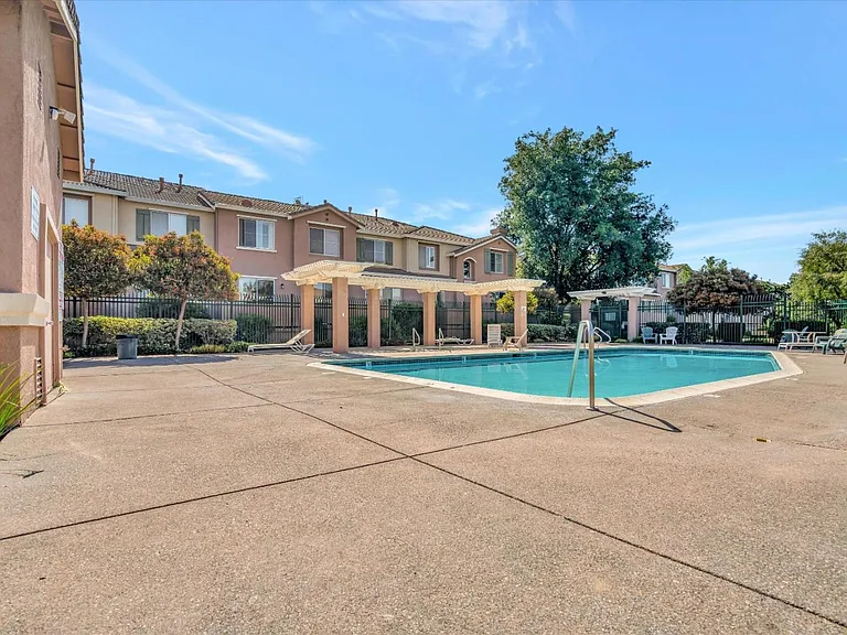 3654 Jasmine Cir — Photo 14