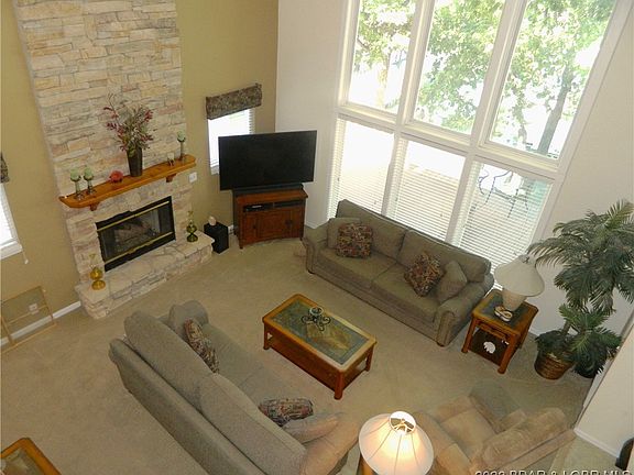 3rd image of 787 Red Oak Ln