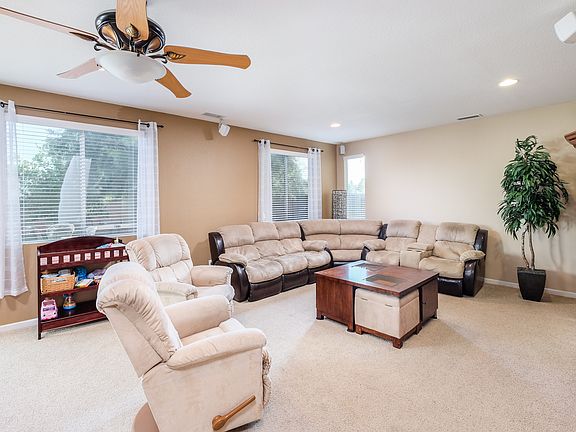 4th image of 3342 Beretania Way