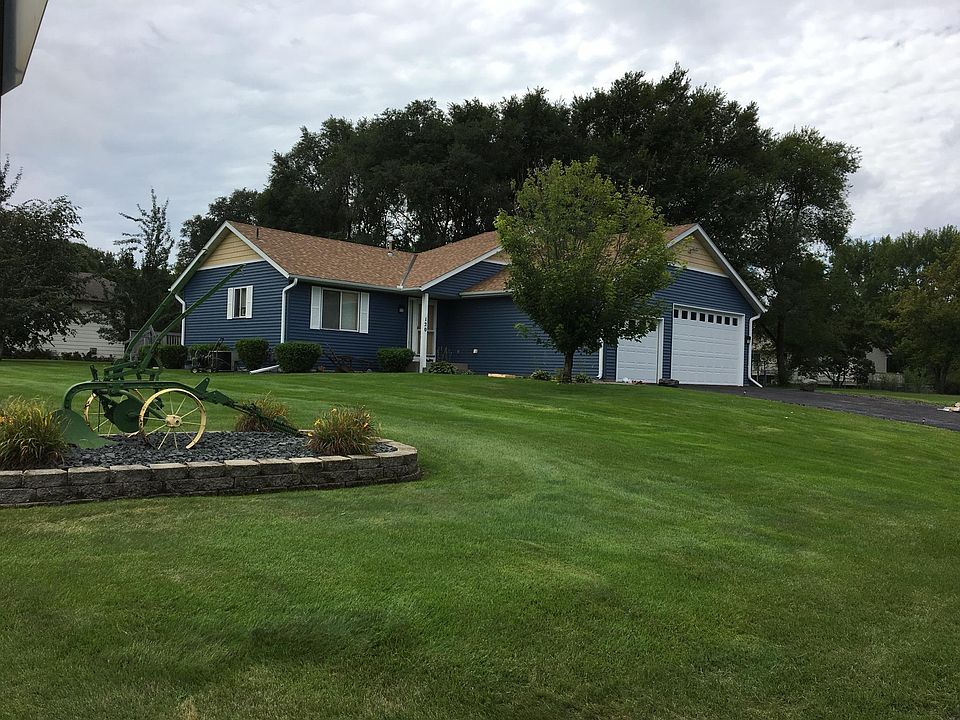1st image of 120 Green Briar Dr