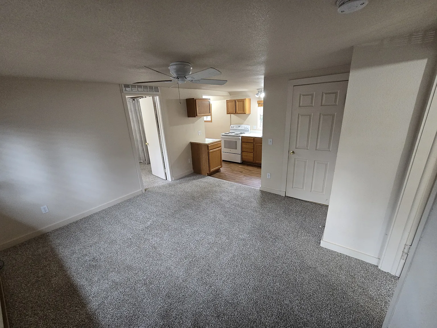2 bed, 500 sqft, $1,500 — Photo 3
