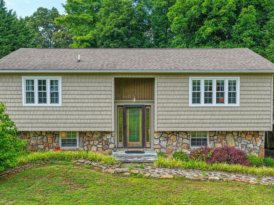 1st image of 159 Reynolds Hills Dr