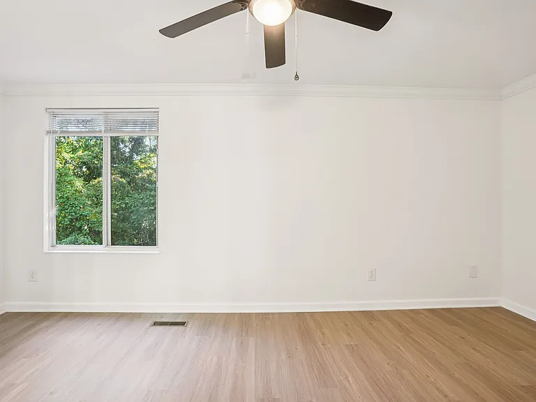 1369 Maple Shade Ln — Photo 16