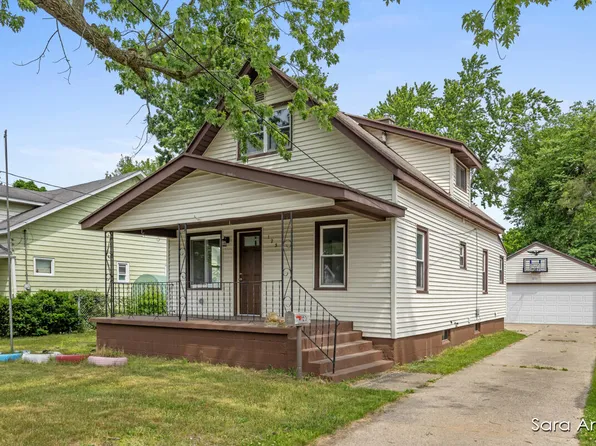 123 Freedom St SE, Wyoming, MI 49548