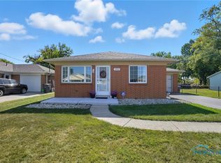 2054 Hoops Dr, Toledo, OH 43611