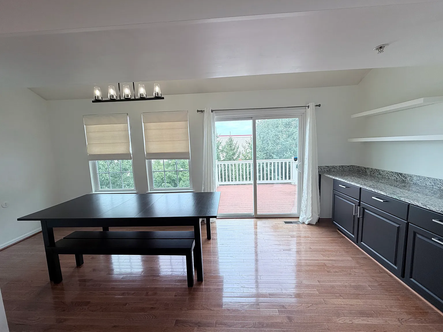 3 bed, 1900 sqft, $2,600 — Photo 3