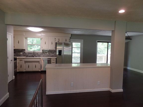 4th image of 254 Woodlands Dr