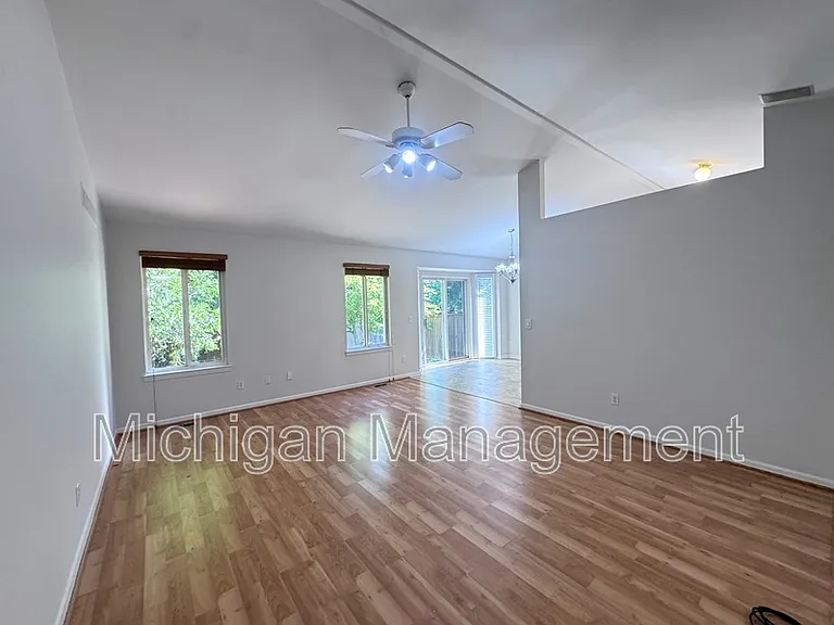 173 Algansee Dr — Photo 44