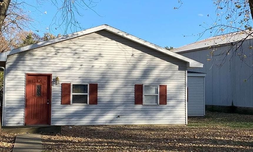 1st image of 1011 Park Dr