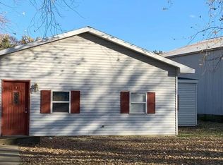 1011 Park Dr, Monticello, IL