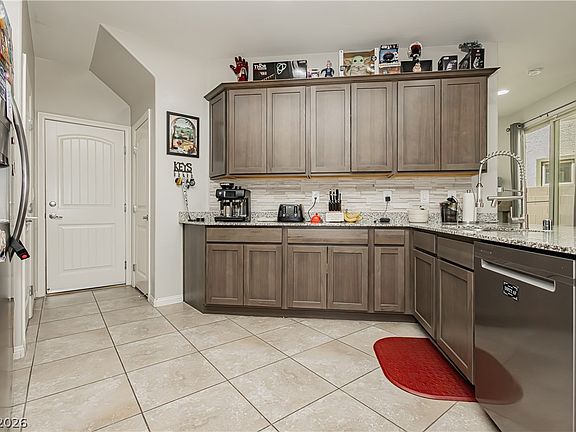 3rd image of 9226 Blue Agate St