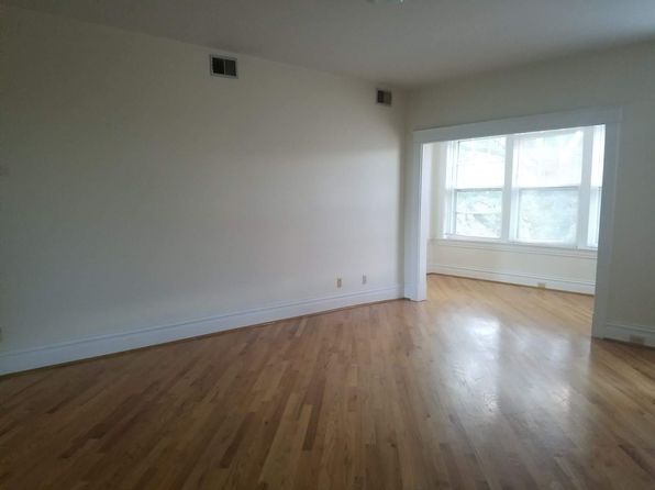 324 Laurel St #1S
