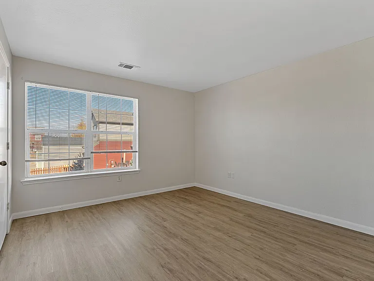 1221 Wren Ct #4-303 — Photo 17