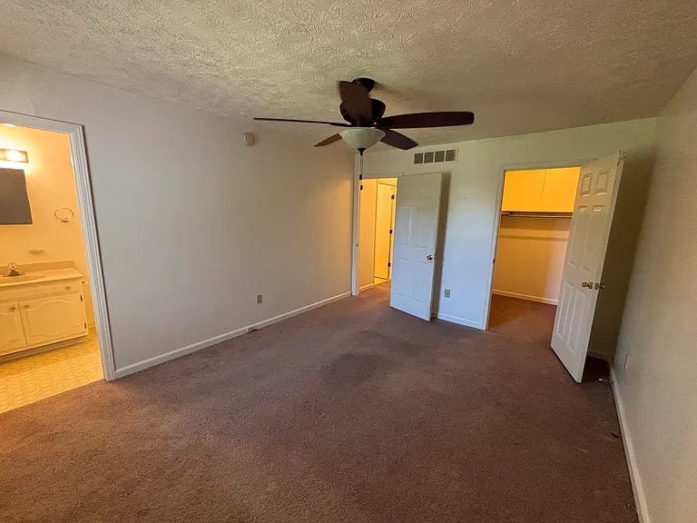 392 Pasadena Dr — Photo 4