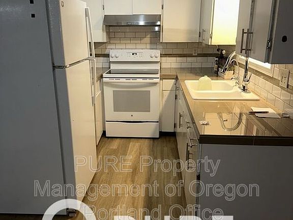 3rd image of 1049 SE Walnut St APT 12