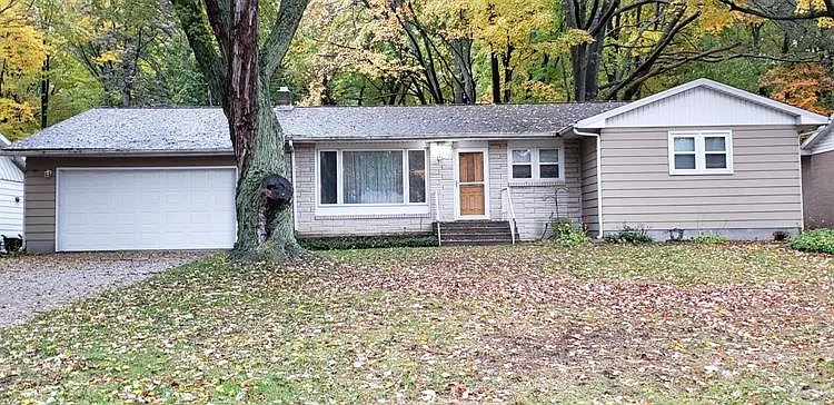 142 Concord Dr photo 1