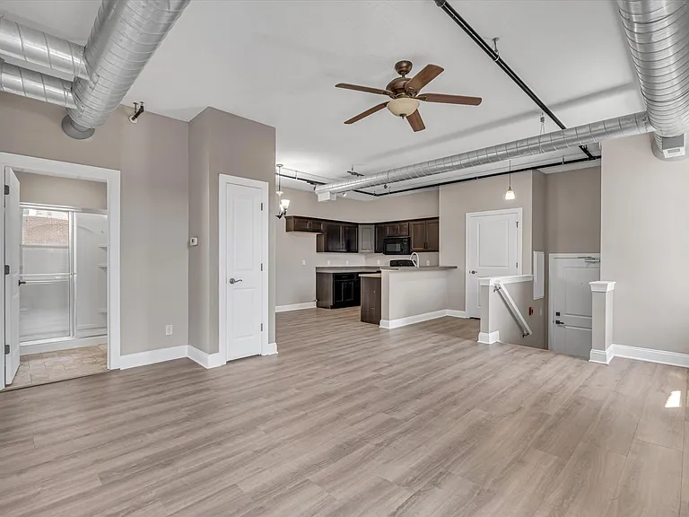 400 N Main St #405 — Photo 15