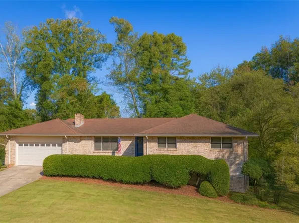 6001 Kingsbridge Rd, Tucker, GA 30084